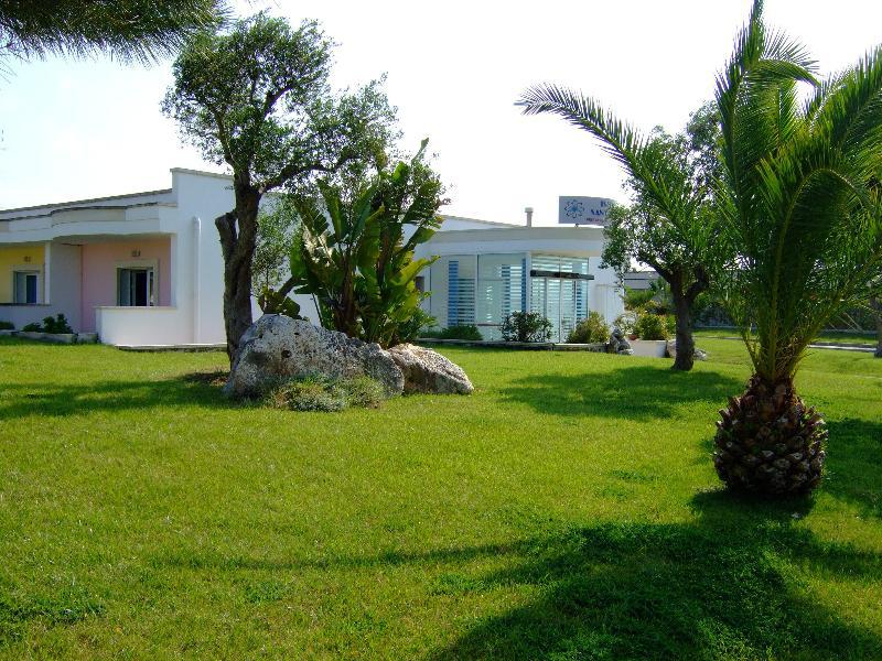Aparthotel I Giardini Di Atena Merine Exterior foto