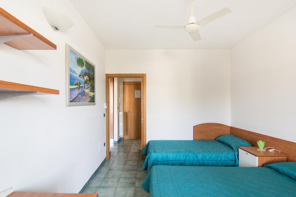 Aparthotel I Giardini Di Atena Merine Zimmer foto