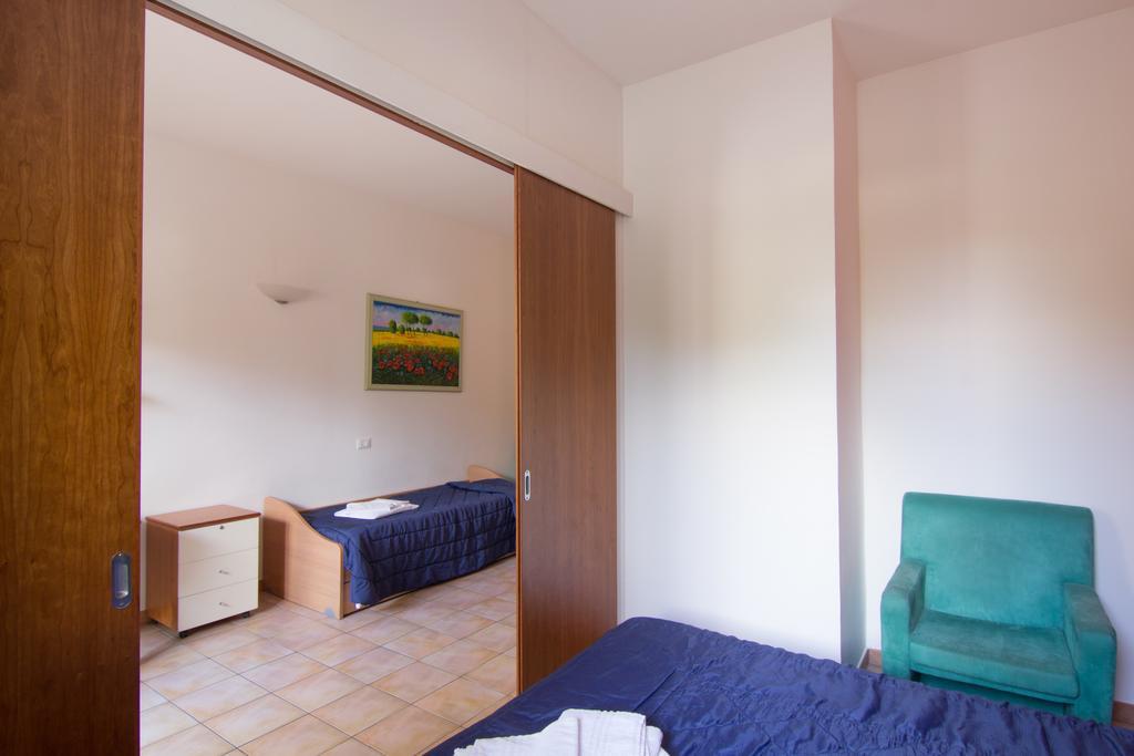 Aparthotel I Giardini Di Atena Merine Zimmer foto