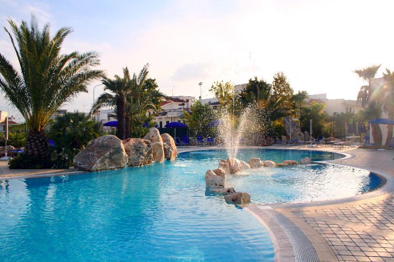 Aparthotel I Giardini Di Atena Merine Exterior foto